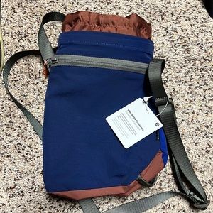 Lululemon Water Bottle Crossbody Bag 2.5L